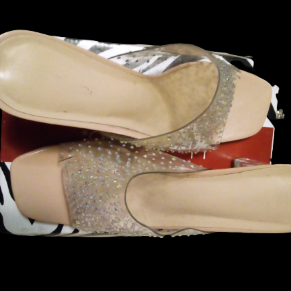 Heels - Picture 2 of 3